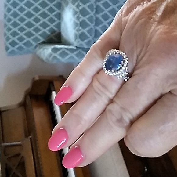 New Victoria Weick Swarovski Topaz Ring - Picture 10 of 14